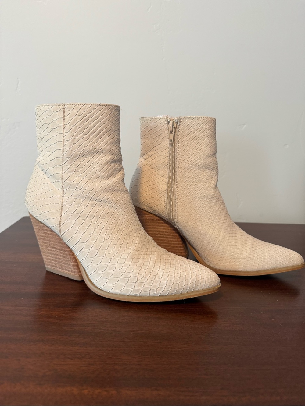 Snakeskin Womens Cream Ankle Boots with Block Heel - Size 6.5
